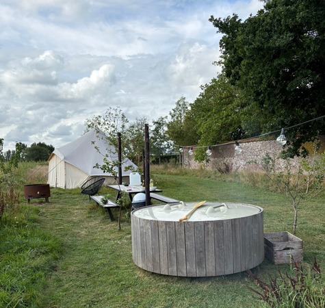Glamping tent in de natuur